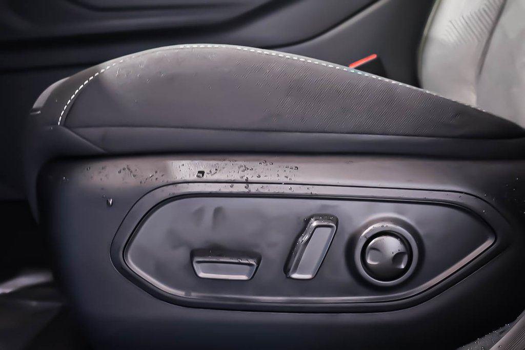 2026 Jeep Cherokee LAREDO in Terrebonne, Quebec - 9 - w1024h768px