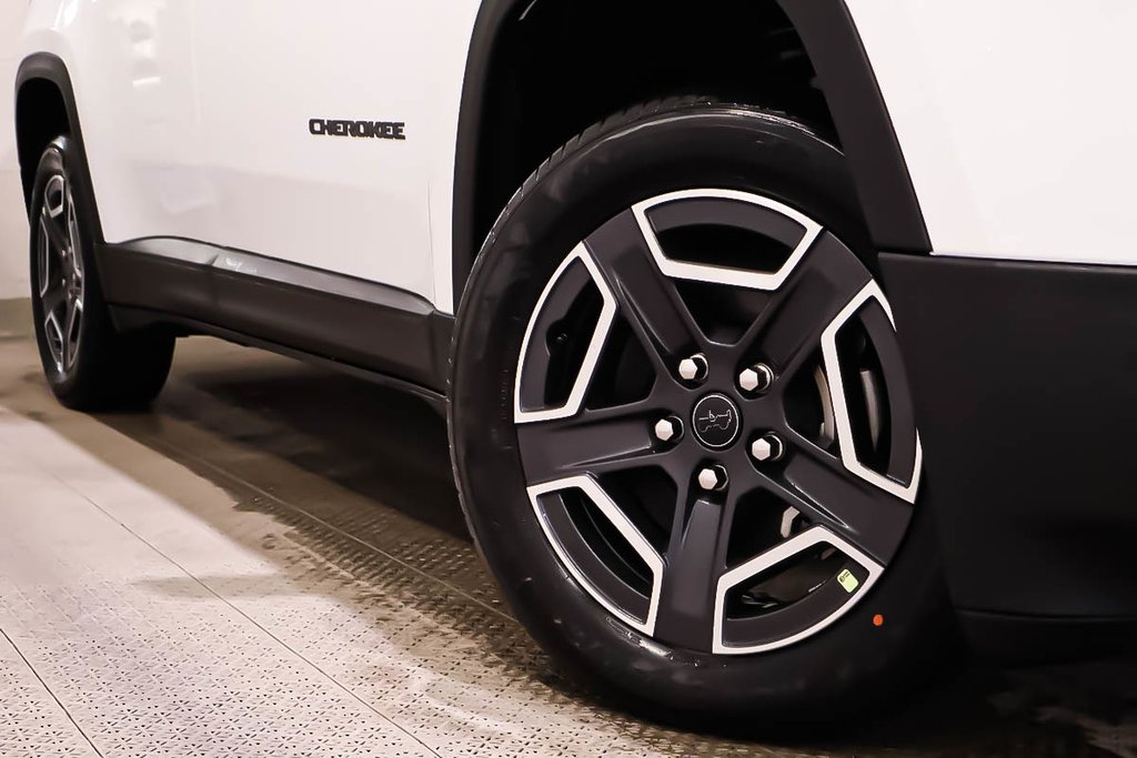 2026 Jeep Cherokee LAREDO in Terrebonne, Quebec - 7 - w1024h768px