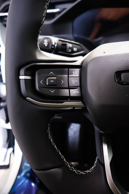 2026 Jeep Cherokee LAREDO in Terrebonne, Quebec - 12 - w1024h768px