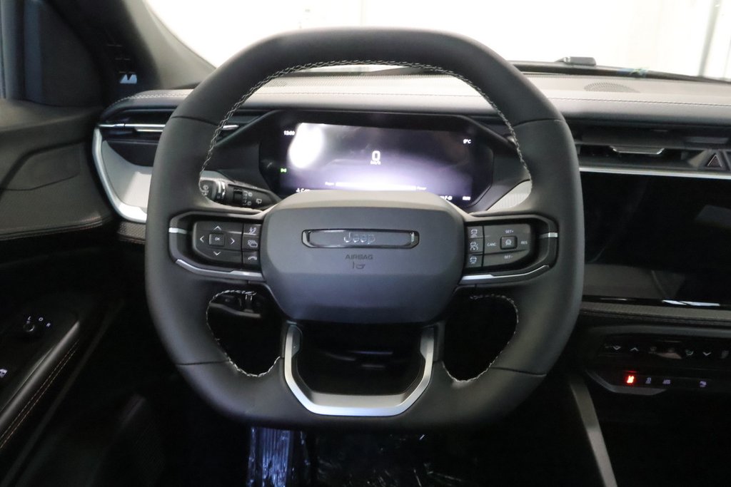 Jeep Cherokee LIMITED 2026 à Terrebonne, Québec - 12 - w1024h768px