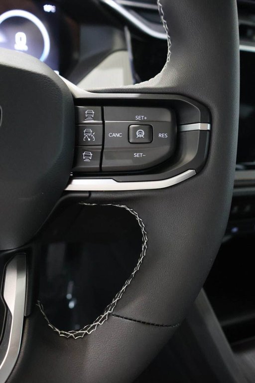 2026 Jeep Cherokee LIMITED in Terrebonne, Quebec - 14 - w1024h768px