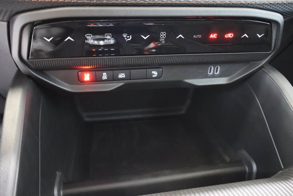 2026 Jeep Cherokee LIMITED in Terrebonne, Quebec - 17 - w1024h768px
