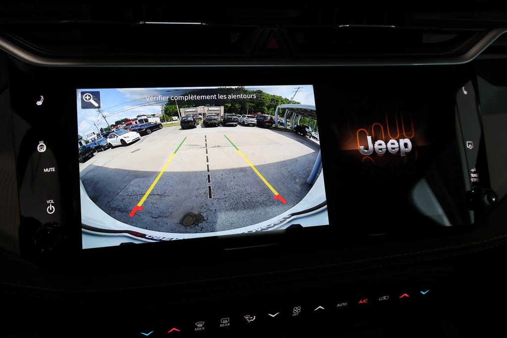 2026 Jeep Cherokee 85TH ANNIVERSARY in Terrebonne, Quebec - 17 - w1024h768px