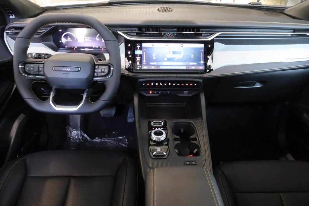 2026 Jeep Cherokee 85TH ANNIVERSARY in Terrebonne, Quebec - 11 - w1024h768px