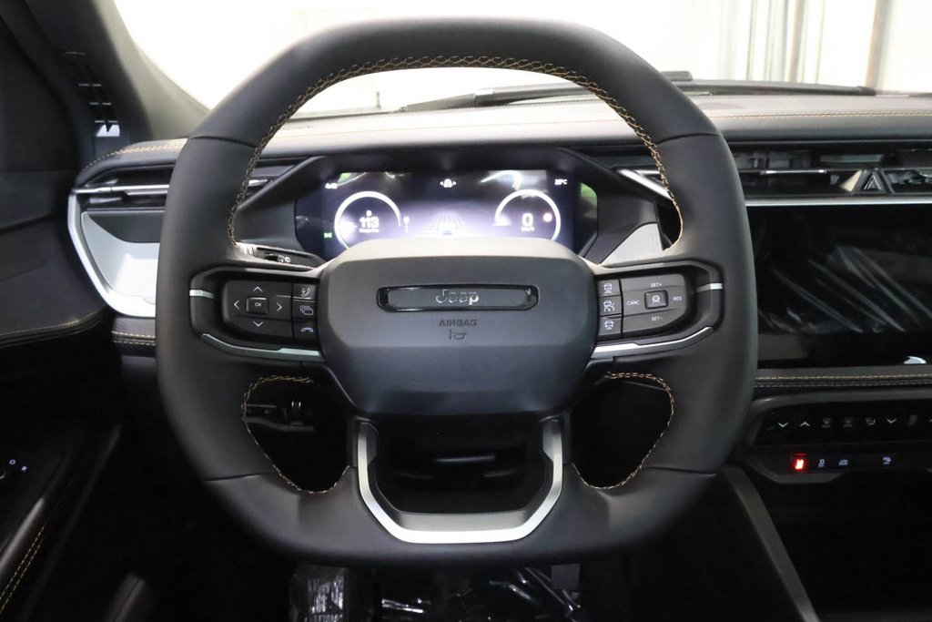 2026 Jeep Cherokee 85TH ANNIVERSARY in Terrebonne, Quebec - 12 - w1024h768px