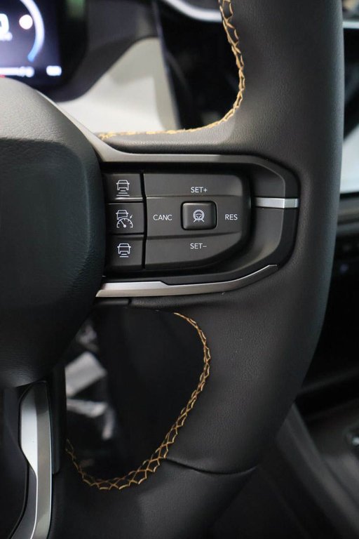2026 Jeep Cherokee 85TH ANNIVERSARY in Terrebonne, Quebec - 14 - w1024h768px