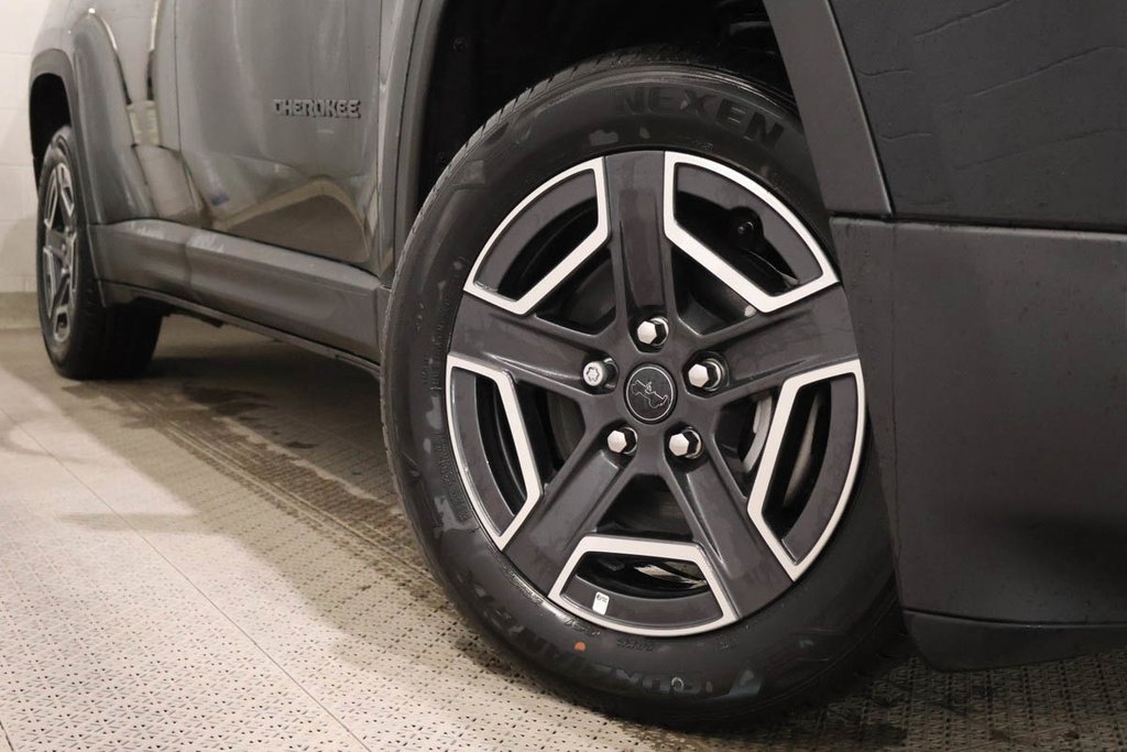 Jeep Cherokee LAREDO 2026 à Terrebonne, Québec - 7 - w1024h768px