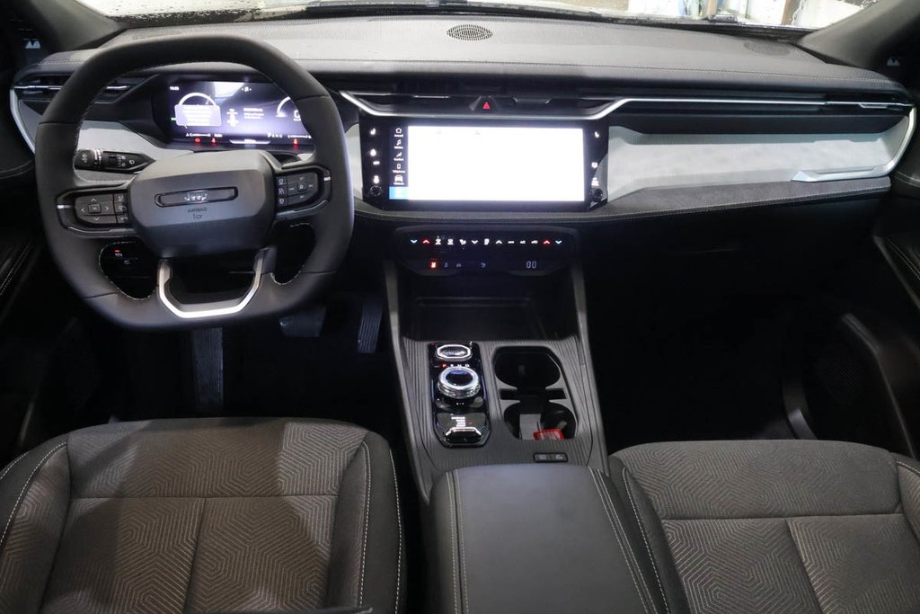 Jeep Cherokee LAREDO 2026 à Terrebonne, Québec - 10 - w1024h768px