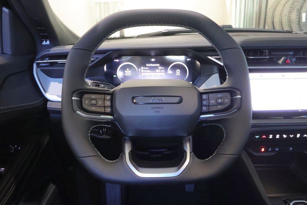 2026 Jeep Cherokee BASE in Terrebonne, Quebec - 11 - w1024h768px