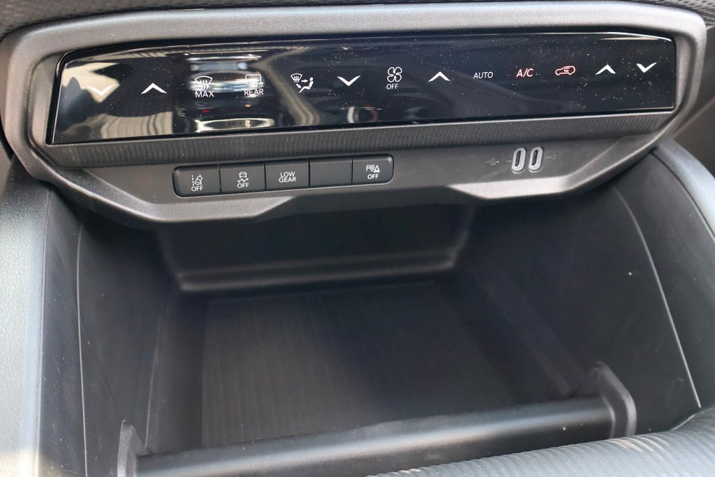 2026 Jeep Cherokee 85TH ANNIVERSARY in Terrebonne, Quebec - 17 - w1024h768px