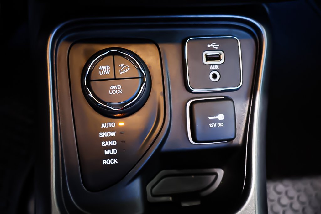 Jeep Compass TRAILHAWK + 4X4 + TOIT OUVRANT PANO 2017 à Terrebonne, Québec - 26 - w1024h768px
