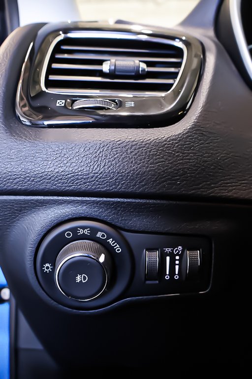 2018 Jeep Compass NORTH ALTITUDE + 4X4 + TOIT NOIR in Terrebonne, Quebec - 24 - w1024h768px