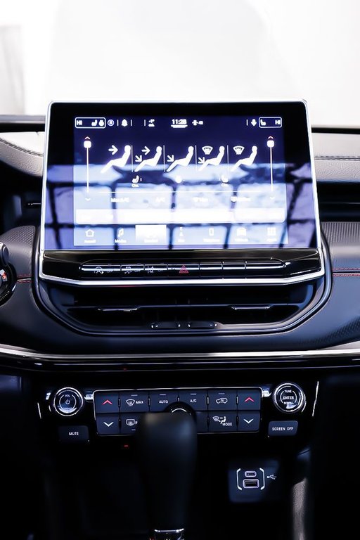 2022 Jeep Compass TRAILHAWK + 4X4 + TOIT OUVRANT PANO in Terrebonne, Quebec - 15 - w1024h768px