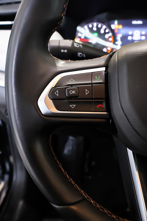 Jeep Compass LIMITED + 4X4 + TOIT OUVRANT PANO 2022 à Terrebonne, Québec - 17 - w1024h768px