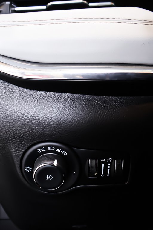 Jeep Compass LIMITED + 4X4 + TOIT OUVRANT PANO 2022 à Terrebonne, Québec - 25 - w1024h768px