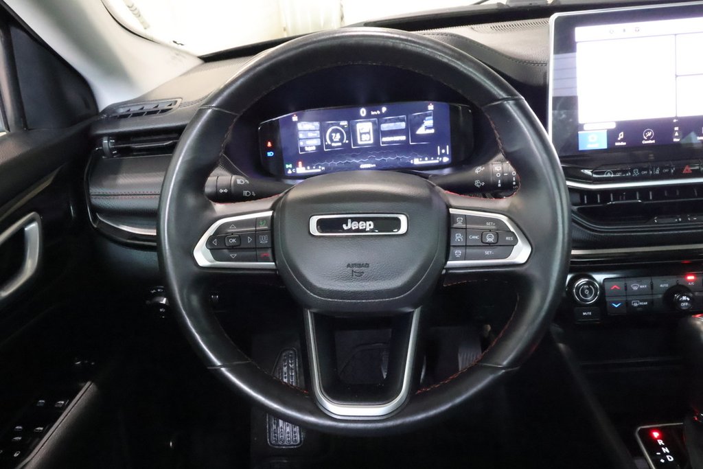 2022 Jeep Compass TRAILHAWK + 4X4 + TOIT OUVRANT in Terrebonne, Quebec - 11 - w1024h768px