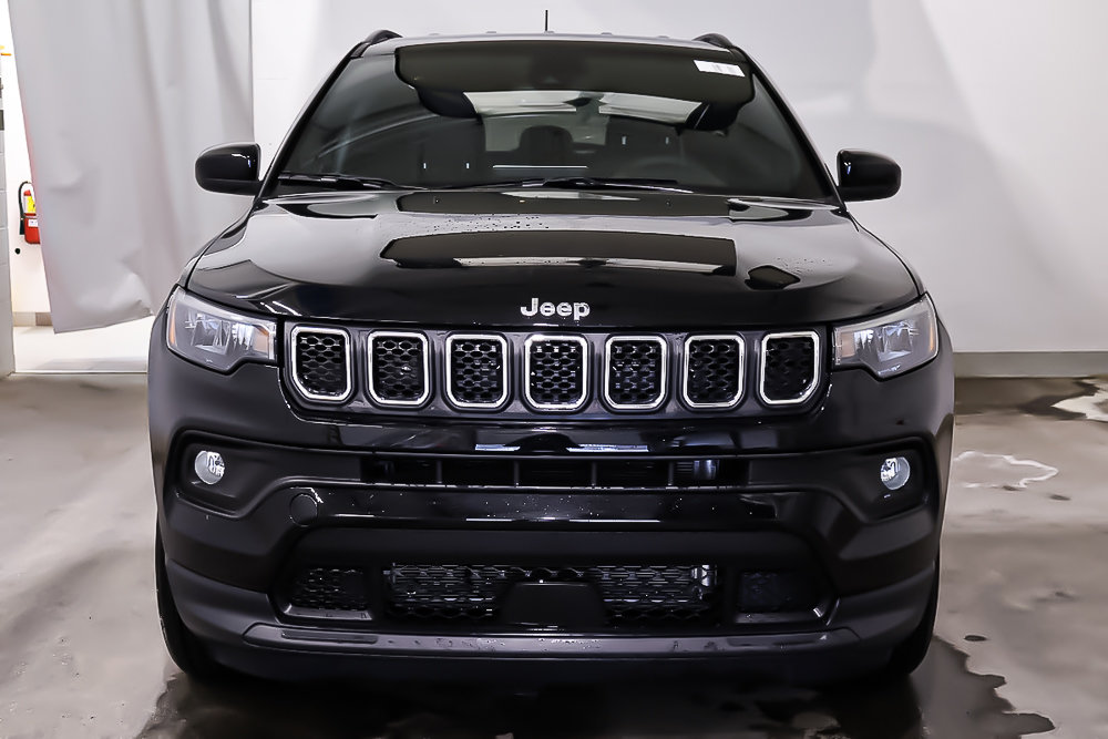 2023 Jeep Compass North in Terrebonne, Quebec - 3 - w1024h768px