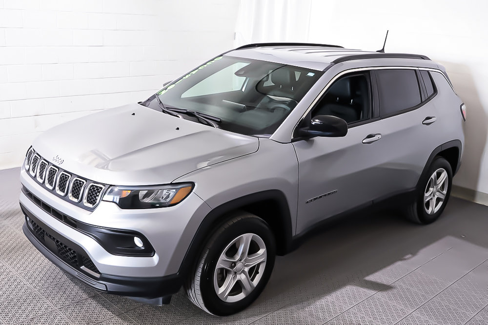 Jeep Compass NORTH + 4X4 + DEMARREUR + SIEGES AV CHAUUFFANTS 2023 à Terrebonne, Québec - 3 - w1024h768px