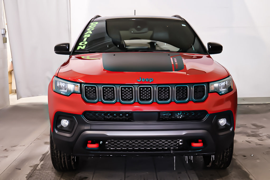 2023 Jeep Compass TRAILHAWK + 4X4 + TOIT OUVRANT PANO + GPS + CUIR in Terrebonne, Quebec - 2 - w1024h768px