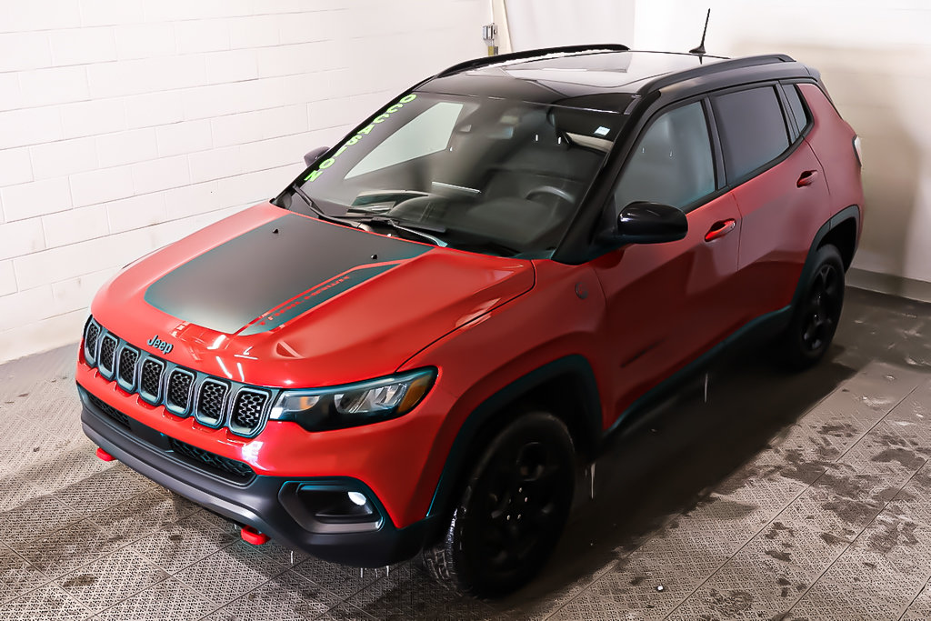 Jeep Compass TRAILHAWK + 4X4 + TOIT OUVRANT PANO + GPS + CUIR 2023 à Terrebonne, Québec - 3 - w1024h768px