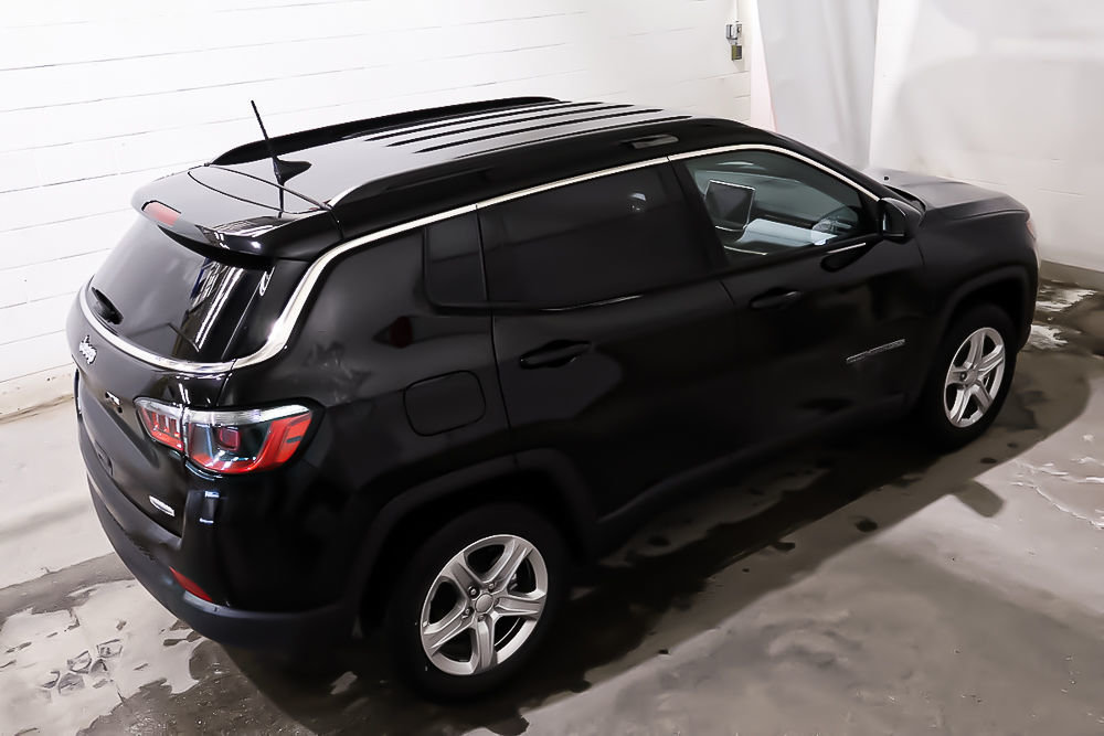 Jeep Compass NORTH + 4X4 + ENSEMBLE COMMODITES + CARPLAY 2023 à Terrebonne, Québec - 5 - w1024h768px