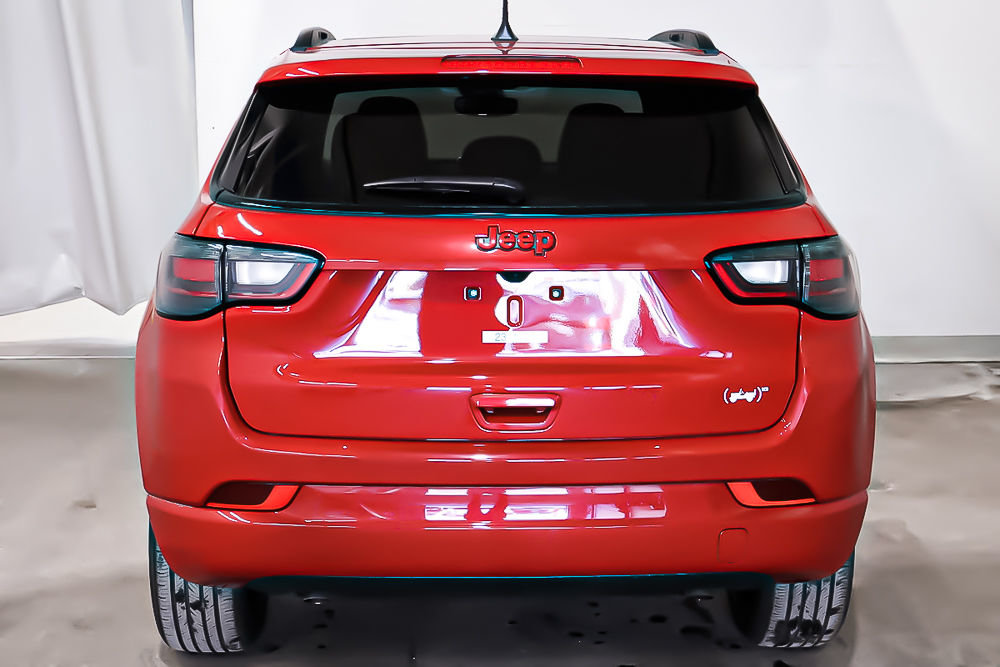 2023 Jeep Compass LIMITED + RED EDITION + 4X4 + TOIT OUVRANT PANO + in Terrebonne, Quebec - 5 - w1024h768px