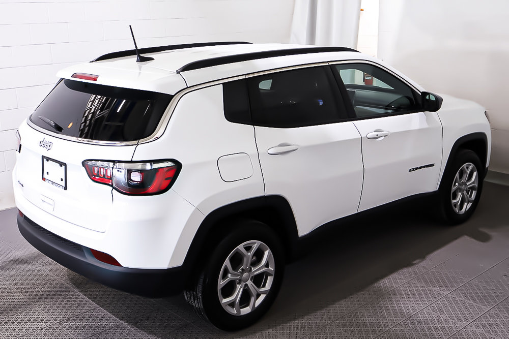 2024 Jeep Compass NORTH LATITUDE + 4X4 + CARPLAY in Terrebonne, Quebec - 7 - w1024h768px