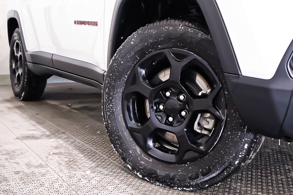 Jeep Compass TRAILHAWK + 4X4 + TOIT OUVRANT PANO 2024 à Terrebonne, Québec - 9 - w1024h768px