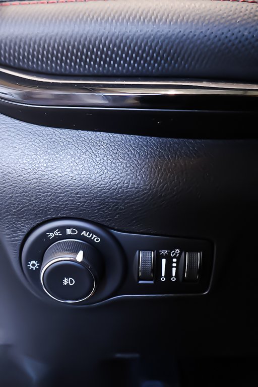 Jeep Compass TRAILHAWK + 4X4 + TOIT OUVRANT PANO 2024 à Terrebonne, Québec - 26 - w1024h768px