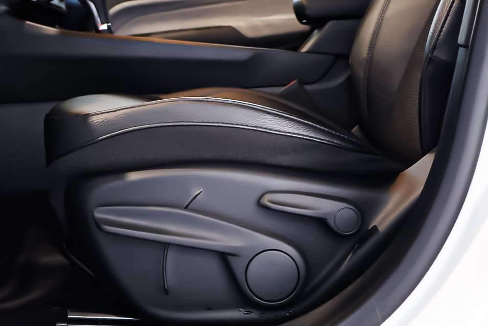 2024 Jeep Compass NORTH + 4X4 + SIEGES CHAUFFANTS in Terrebonne, Quebec - 10 - w1024h768px