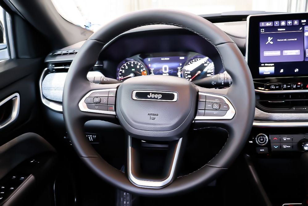 2024 Jeep Compass NORTH + 4X4 + SIEGES CHAUFFANTS in Terrebonne, Quebec - 13 - w1024h768px