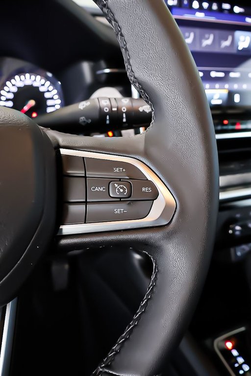 2024 Jeep Compass NORTH + 4X4 + SIEGES CHAUFFANTS in Terrebonne, Quebec - 16 - w1024h768px