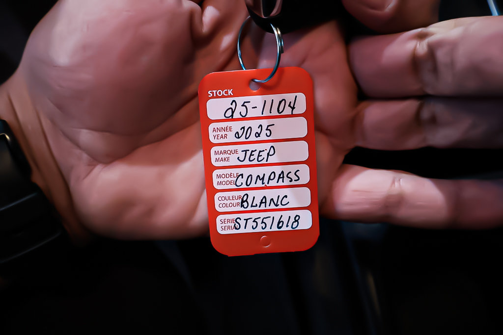2025 Jeep Compass SPORT in Terrebonne, Quebec - 17 - w1024h768px