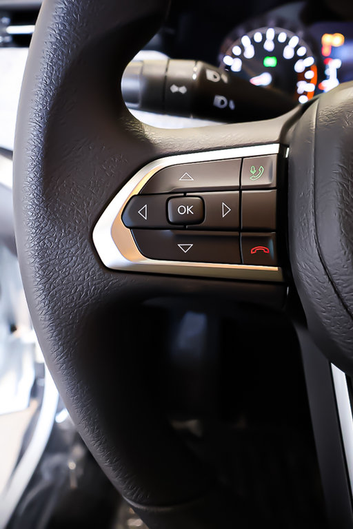 2025 Jeep Compass SPORT in Terrebonne, Quebec - 7 - w1024h768px
