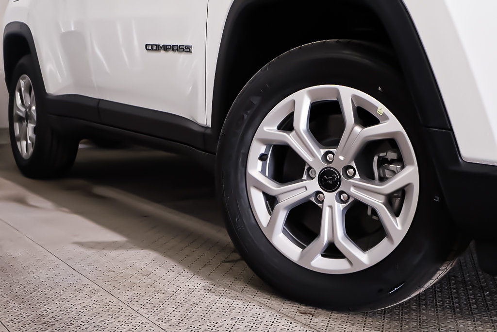 2025 Jeep Compass SPORT in Terrebonne, Quebec - 12 - w1024h768px