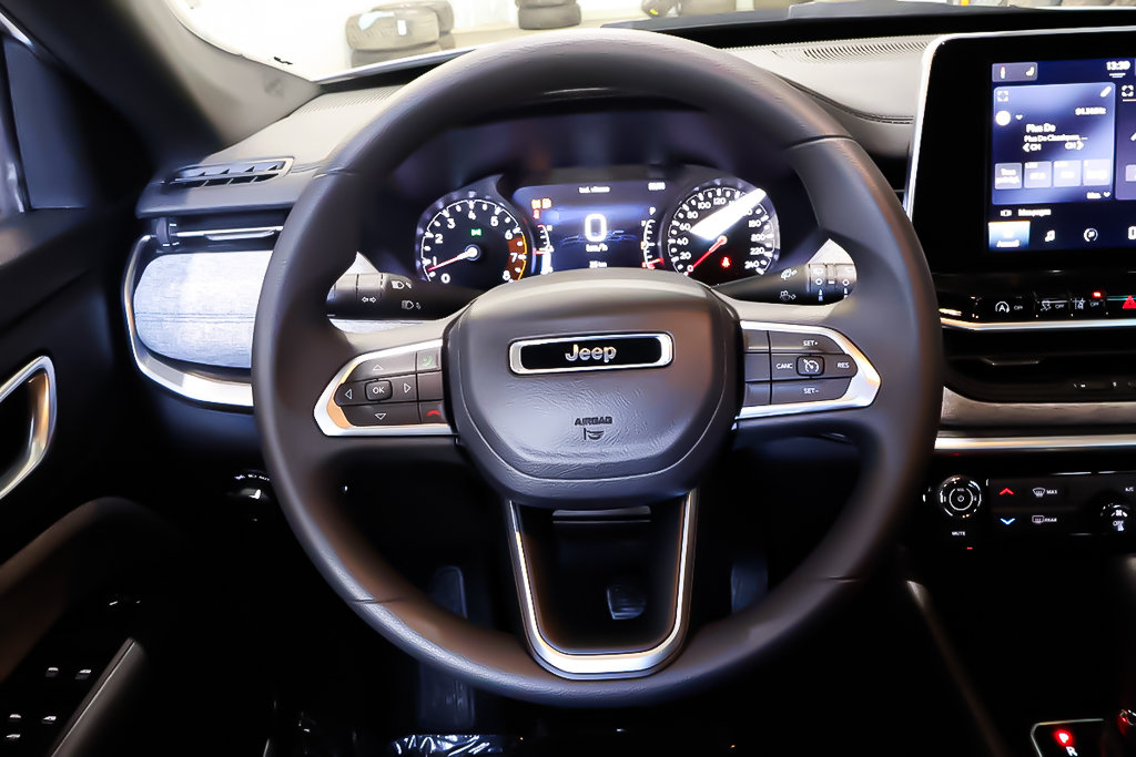 2025 Jeep Compass SPORT in Terrebonne, Quebec - 16 - w1024h768px