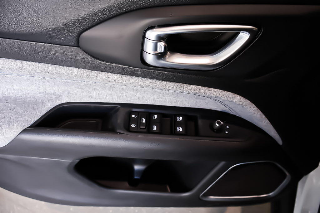 2025 Jeep Compass SPORT in Terrebonne, Quebec - 20 - w1024h768px