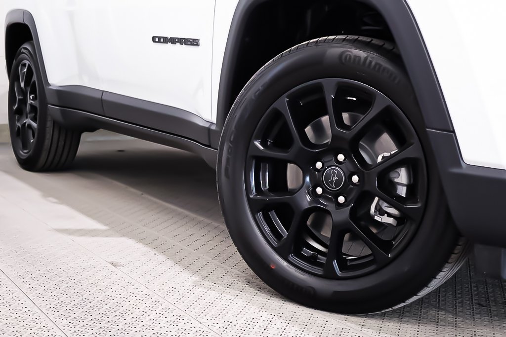2025 Jeep Compass ALTITUDE in Terrebonne, Quebec - 7 - w1024h768px