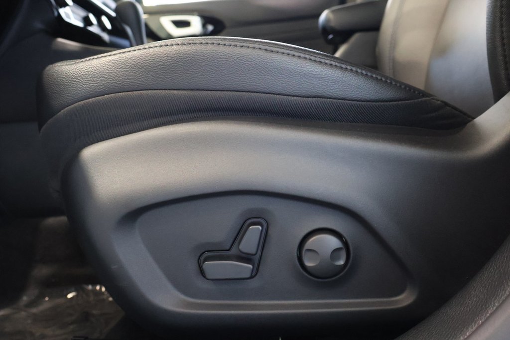 2025 Jeep Compass ALTITUDE in Terrebonne, Quebec - 9 - w1024h768px