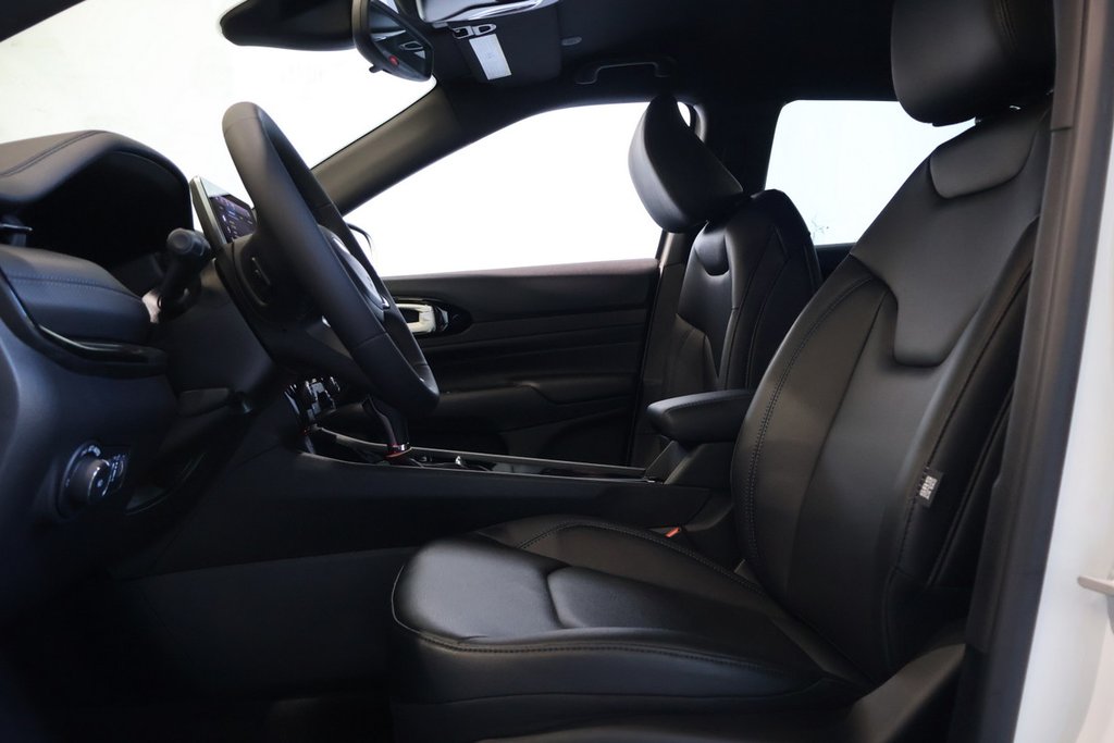 2025 Jeep Compass ALTITUDE in Terrebonne, Quebec - 8 - w1024h768px