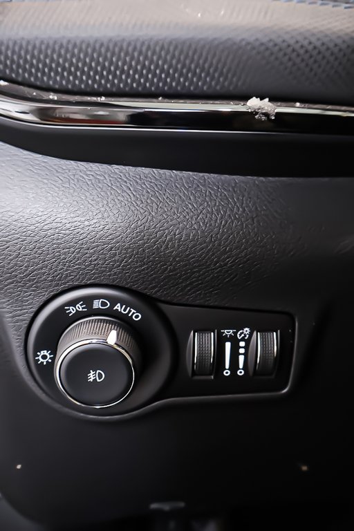 2025 Jeep Compass ALTITUDE in Terrebonne, Quebec - 19 - w1024h768px