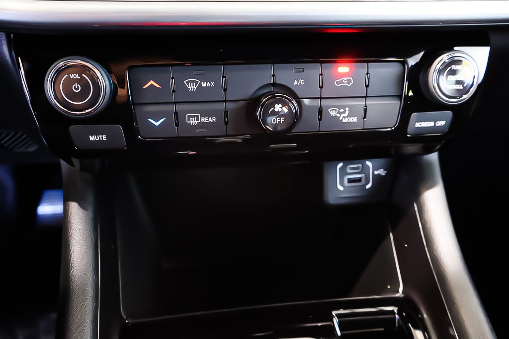 2026 Jeep Compass SPORT in Terrebonne, Quebec - 14 - w1024h768px