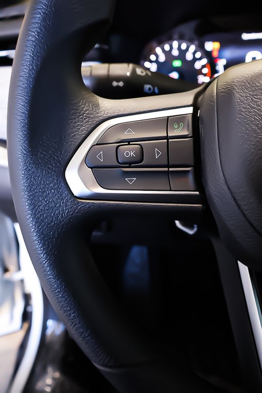 2026 Jeep Compass SPORT in Terrebonne, Quebec - 10 - w1024h768px