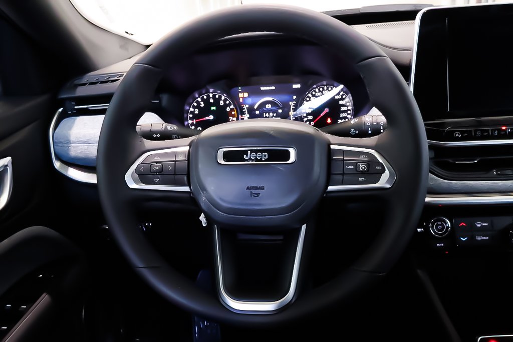 2026 Jeep Compass NORTH in Terrebonne, Quebec - 11 - w1024h768px