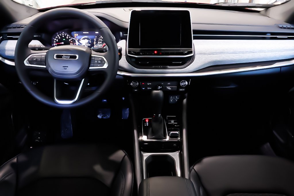 2026 Jeep Compass NORTH in Terrebonne, Quebec - 10 - w1024h768px