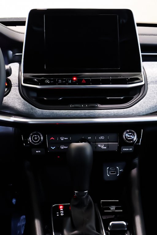 2026 Jeep Compass NORTH in Terrebonne, Quebec - 15 - w1024h768px