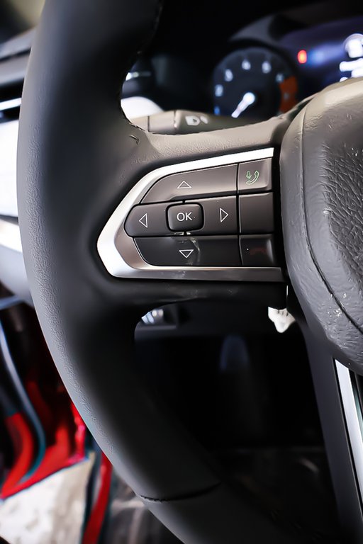 2026 Jeep Compass NORTH in Terrebonne, Quebec - 12 - w1024h768px