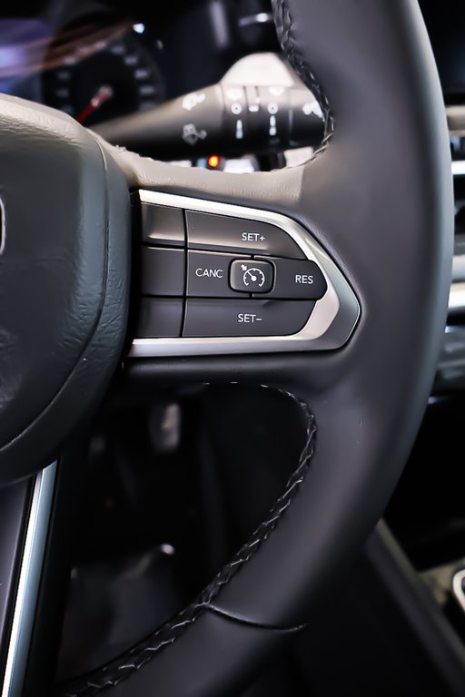 2026 Jeep Compass NORTH in Terrebonne, Quebec - 13 - w1024h768px