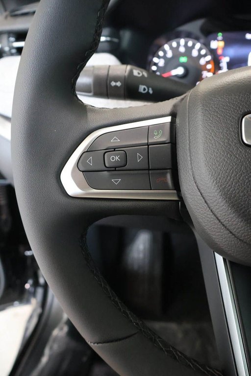 2026 Jeep Compass NORTH in Terrebonne, Quebec - 12 - w1024h768px