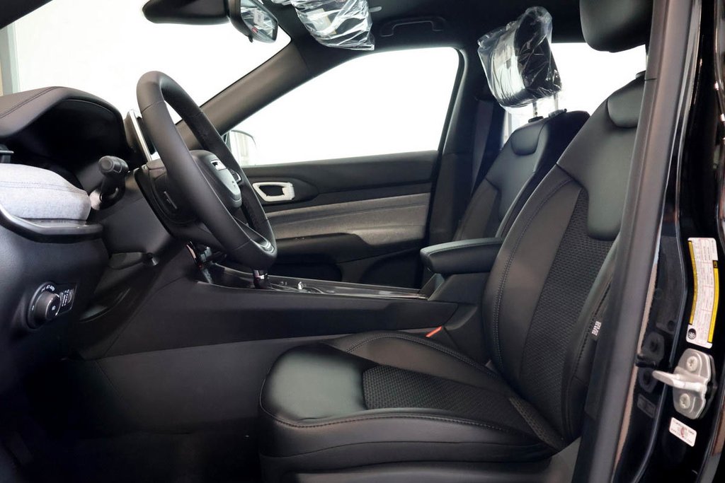 2026 Jeep Compass NORTH in Terrebonne, Quebec - 8 - w1024h768px